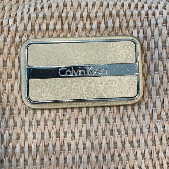 Calvin Klein summer straw bag with gold interior and chain handles - Picture 2 of 10